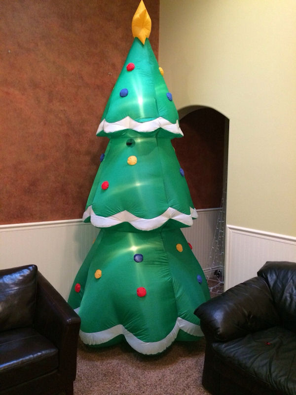 insolite gonflable sapin