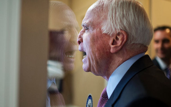 insolite john mccain nez voldemort