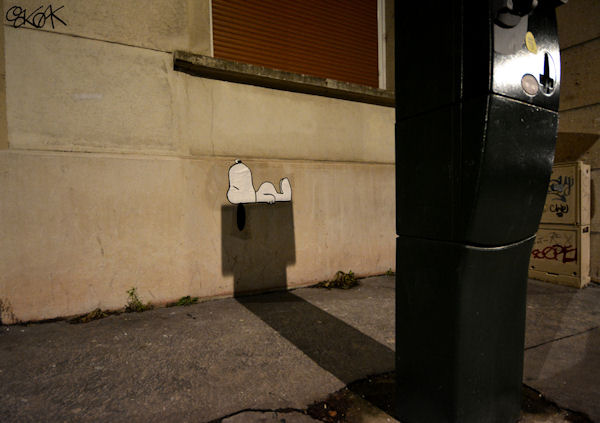 insolite niche ombre snoopy