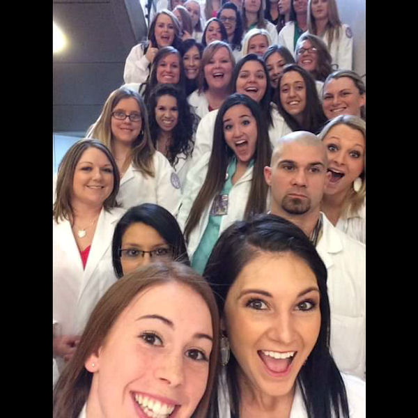 insolite femme homme infirmier