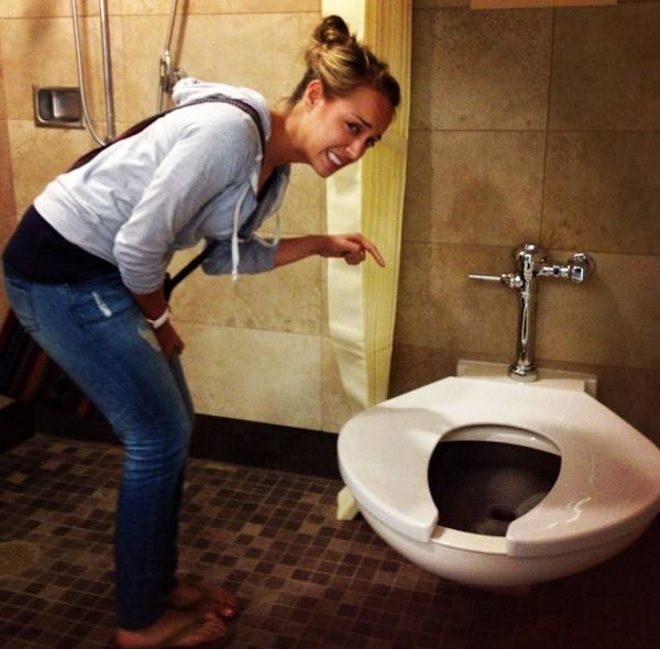 insolite obese siege toilette