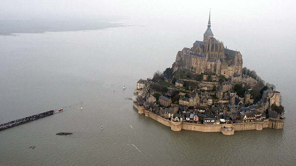 insolite ile maree mont saint-michel