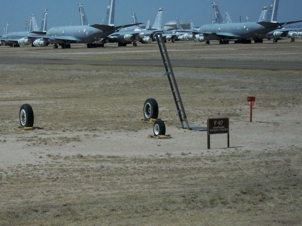 insolite avion furtif f-117