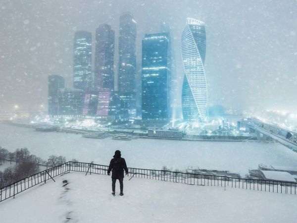 insolite gratte-ciel immeuble moscou ville neige hiver