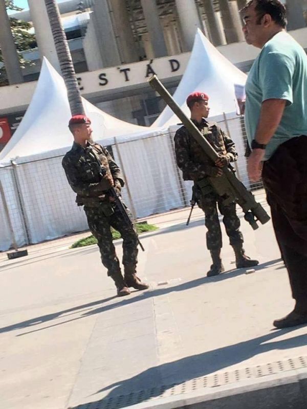 insolite 2016 jo lance-roquettes securite soldat