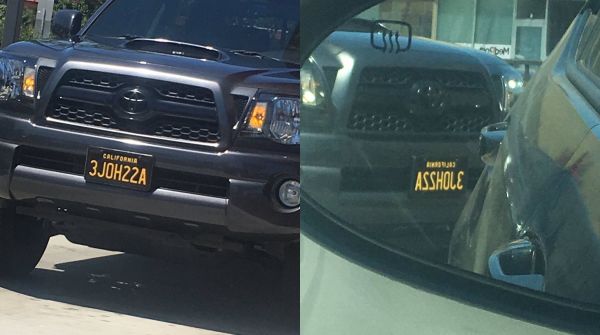 insolite envers immatriculation plaque retroviseur