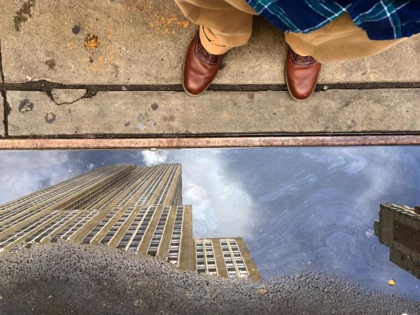 insolite building eau empire flaque immeuble reflet state