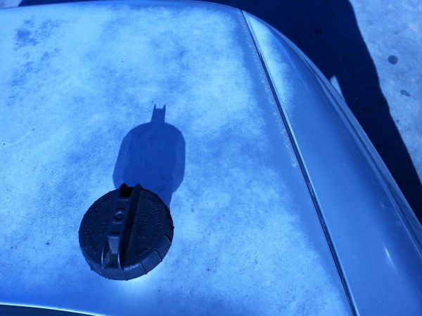 insolite batman bouchon ombre silhouette