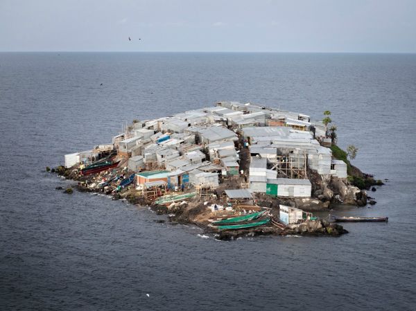 insolite densite ile ilot migingo population