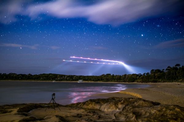insolite alien exposition helicoptere invasion longue photo