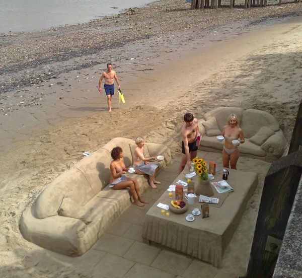 insolite apero canape plage sable salon sculpture