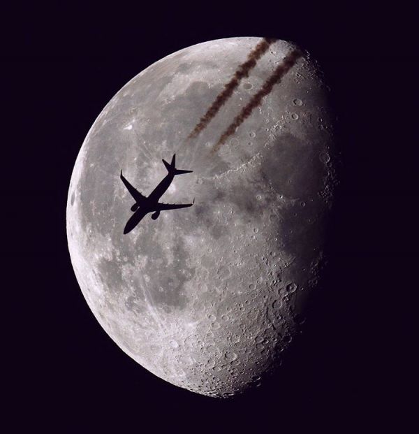 insolite 737 avion boeing lune