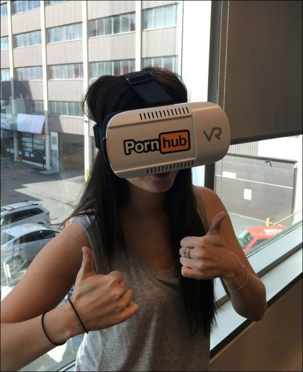 insolite masque porno realite virtuel