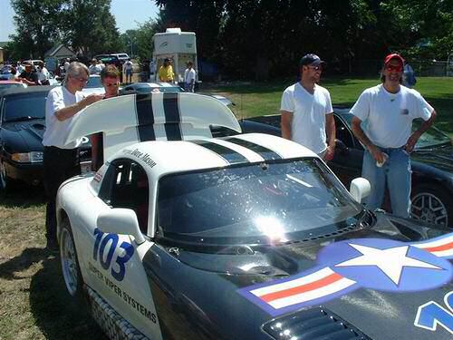 image voiture course oiseau pare-brise trou