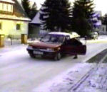 glissade neige Régis pousse sa voiture