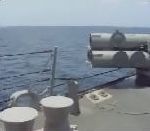 navy bateau missile Un missile se mutine