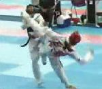 combat tete pied Taekwondo