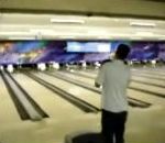 lancer Regis fait du bowling