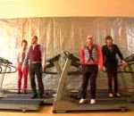 musique groupe choregraphie Ok Go sur des tapis roulants