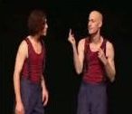 spectacle bruitage Les Umbilical Brothers jouent avec leurs doigts