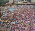piscine vague foule Piscine à vague au Summerland de Tokyo