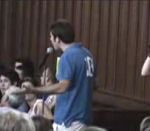 taser decharge Un étudiant tasé pendant une conférence de John Kerry