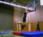basket trampoline slamball Régis fait un dunk au slamball