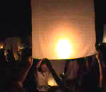 thailande Lanternes volantes dans le ciel
