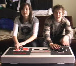 console nintendo Une table et manette géante pour console NES