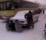 neige glissade voiture Transport public en Iran