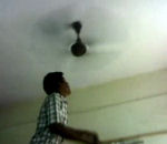 plafond Arrêter un ventilateur à la main