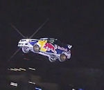voiture rallye saut Travis Pastrana fait un saut de 82 mètres en Subaru