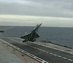 atterrissage porte-avions Appontage raté d'un Su-33