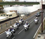voiture moto Hu Jintao sous bonne escorte à Paris