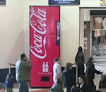distributeur automatique Le distributeur Coca-Cola de l'amitié