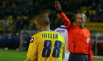 footballeur arbitre Heil Hitler