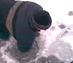 poisson main peche Pêche sur glace en Russie