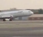 train atterrissage iran Un avion atterrit sans train d'atterrissage avant