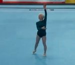 vieille gymnastique Johanna Quaas fait de la gymnastique à 86 ans