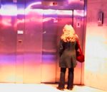 ascenseur Foot Elevator par Rémi Gaillard