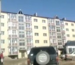 effondrement Un immeuble s'effondre au Kazakhstan