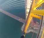 russie vertige Escalade sur le pont de l'île de Rousski