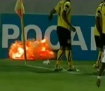 explosion Un joueur de foot ramasse une grenade