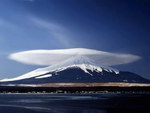 fuji nuage Mont Fuji et son chapeau