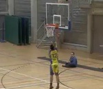 basket Un panier contre son camp au basket