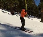 ski homme Un skieur joue du trombone