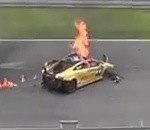 course feu voiture Crash d'une Lamborghini