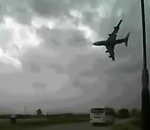 crash explosion feu Crash impressionnant d'un avion en Afghanistan