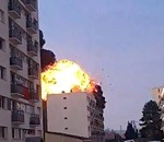 feu Explosion de gaz sur le toit d'un immeuble