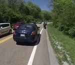 moto voiture collision Motard vs Pickup : ce n'est pas passé loin